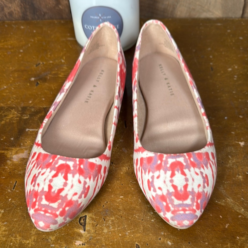 Kelly & Katie Pink and White Flats for Everyday Comfort 8 1/2